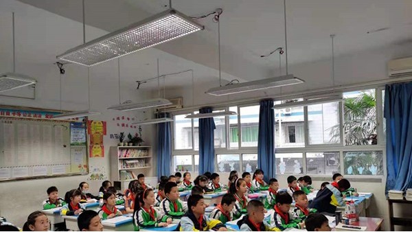 華輝教育照明開(kāi)講啦~教室照明應(yīng)達(dá)到什么樣的國(guó)家標(biāo)準(zhǔn)？