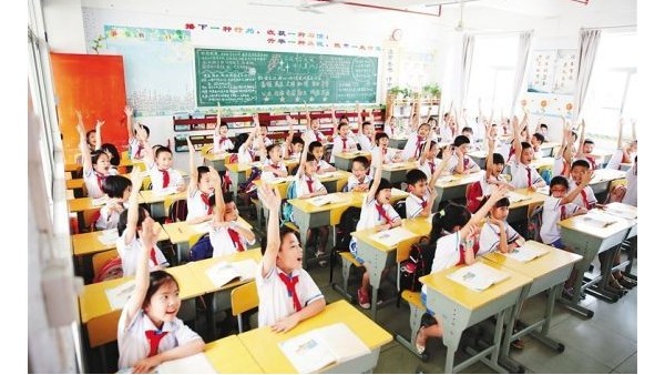 呵護(hù)青少年視力健康，為什么教室要選擇護(hù)眼教室燈具？