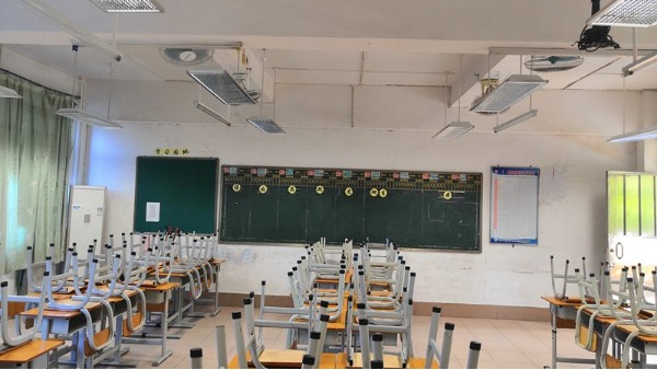 學(xué)校要提供教室優(yōu)質(zhì)照明光環(huán)境，才能有效呵護(hù)學(xué)生的視力健康