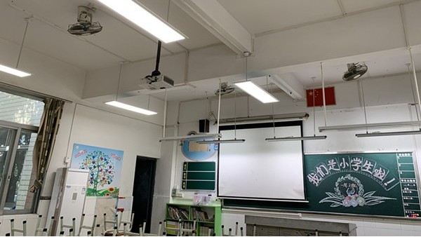 呵護(hù)學(xué)生的視力健康，教室照明需更換led護(hù)眼教室燈具