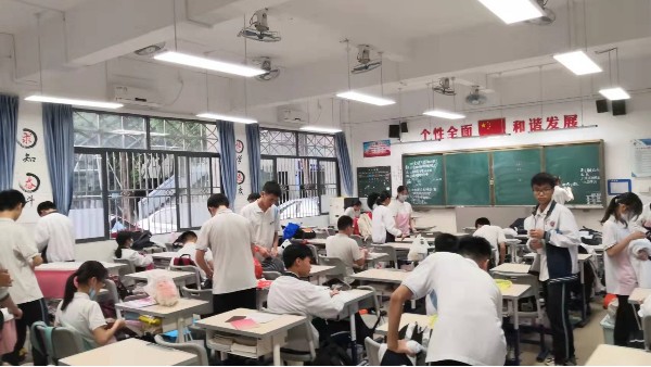 智慧照明，護眼伴讀——維格教育照明教室護眼燈，為學(xué)生健康學(xué)習(xí)保駕護航