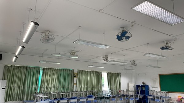 為什么要選擇華輝教育照明led護(hù)眼教室燈具進(jìn)行教室照明改造？