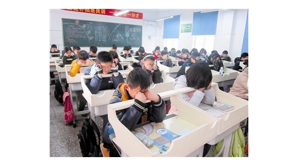 呵護學(xué)生的視力健康，從華輝led護眼教室燈具開始